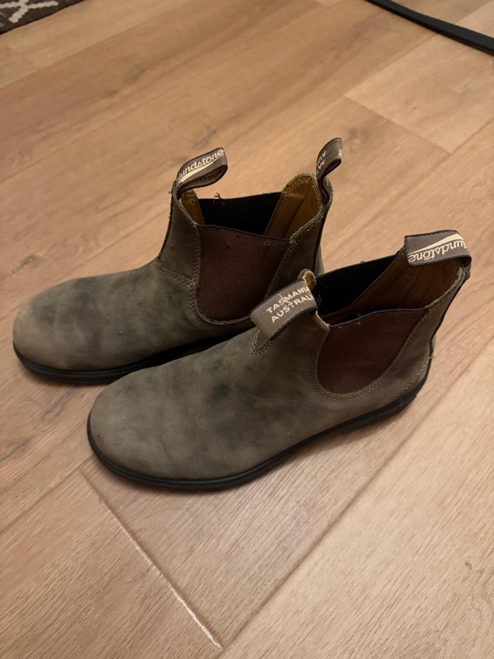 Men’s Blundstone Classic 585 — Chelsea Chukka Boots